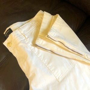 🔵 3 for $20 • Banana Republic White Pants